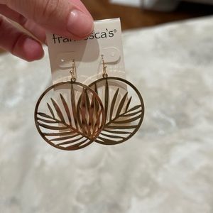 Gold earrings nwt